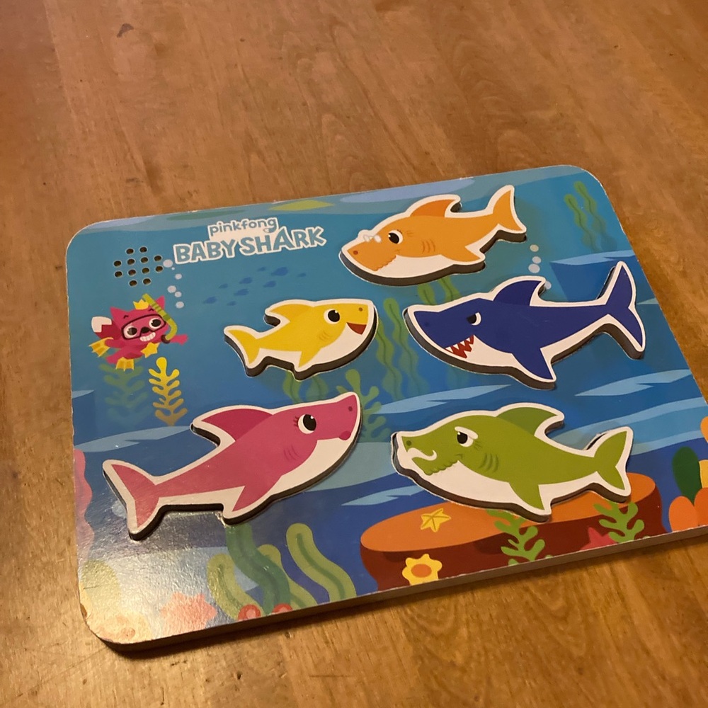 Pink Fong baby shark musical wood puzzle